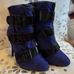 ANNA MICHELLE booties with the buckle